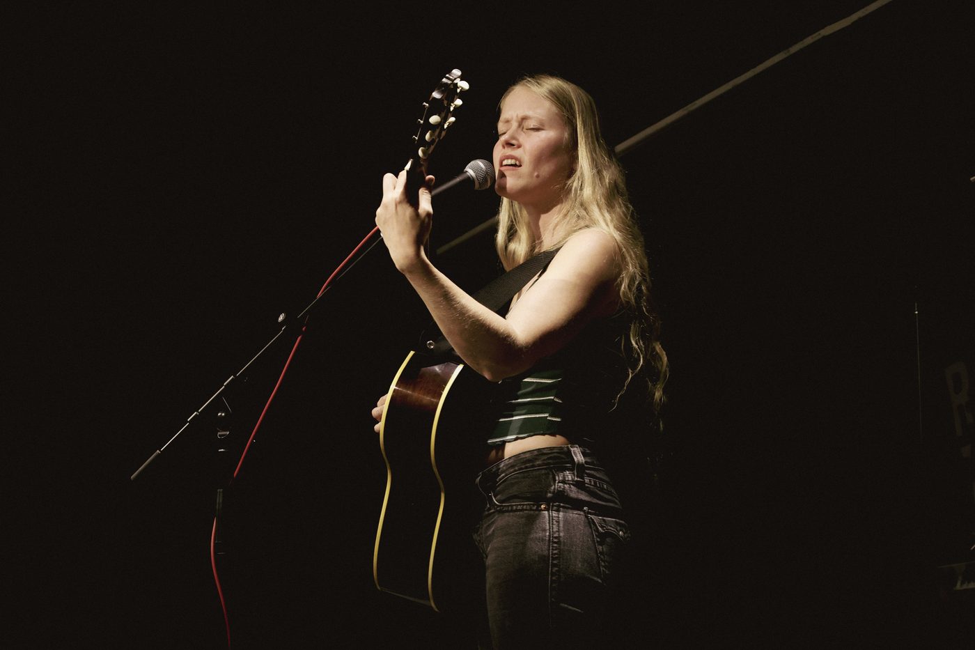 Alice Phoebe Lou live still 4